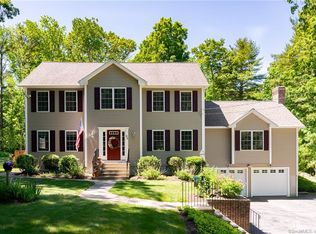 95 Elmwood Hill Rd, Thompson, CT 06277