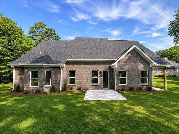 5th image of 1914 Sarah Cove Ct