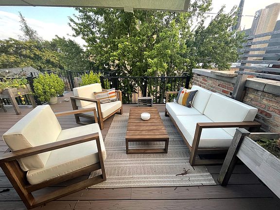 2nd image of 1643 W Farragut Ave #2