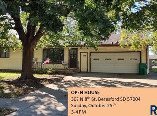 307 N 8th St, Beresford, SD 57004