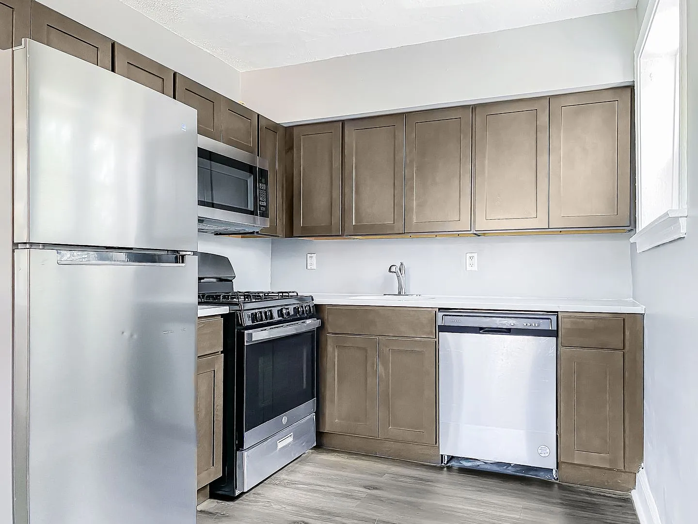 Willow Court Apartments — Photo 3