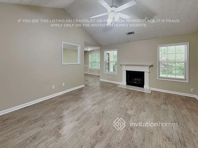 898 Kendall Park Dr — Photo 3