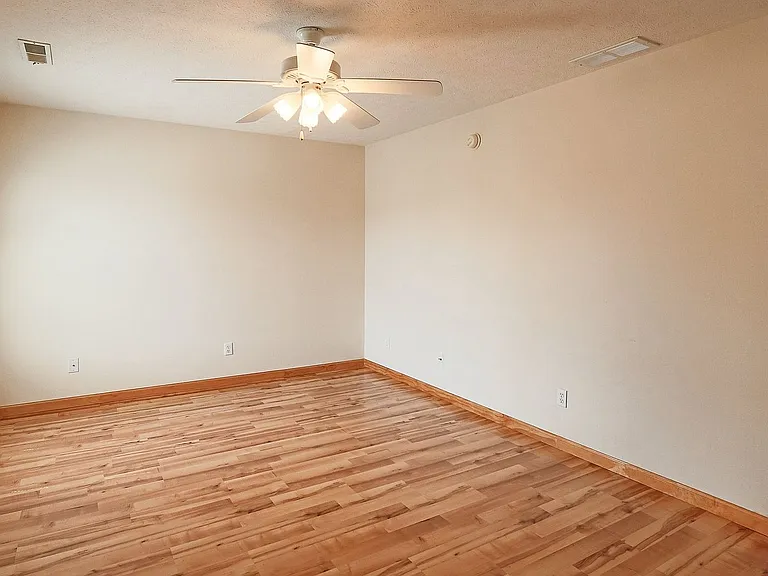 2623 E Oaklawn Ct — Photo 19