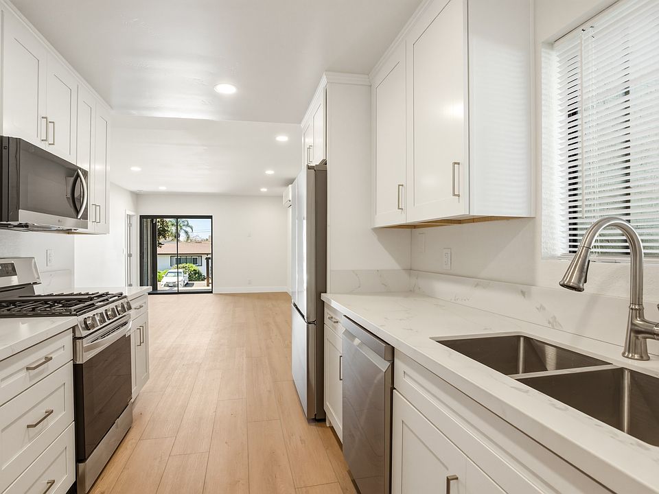 That's a GAS range btw (with built-in Air Fry)