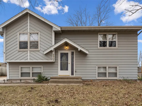 2307 3rd St SW, Altoona, IA 50009