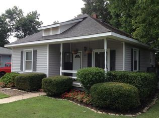 409 James St, Pineville, NC 28134