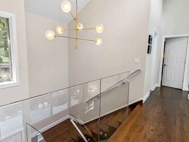 39 Montauk Ave — Photo 26