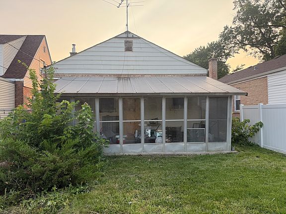4th image of 2003 S 20th Ave