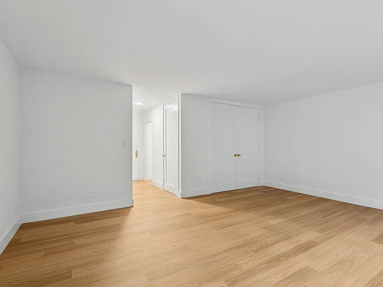 501 E 87th St #4K — Photo 5