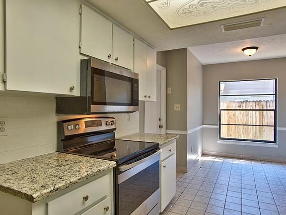 4th image of 15710 Country Lake Dr