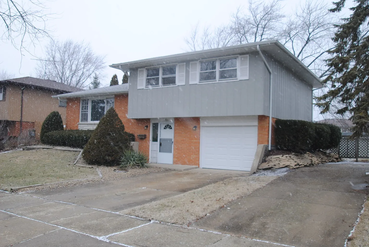 6633 174th St photo 1