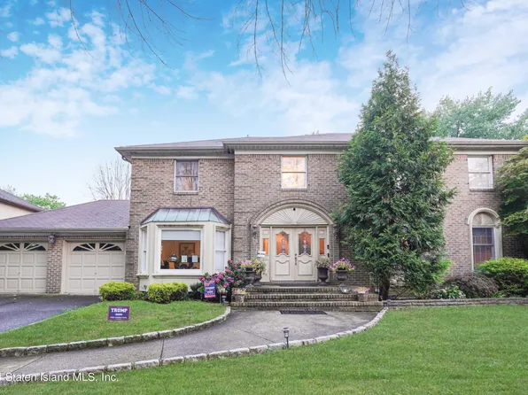 66 Haywood St, Staten Island, NY 10307