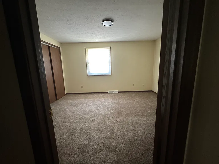 Bed 2 -same size/ same double closets