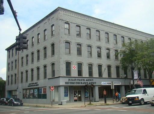2nd image of 525 Essex St