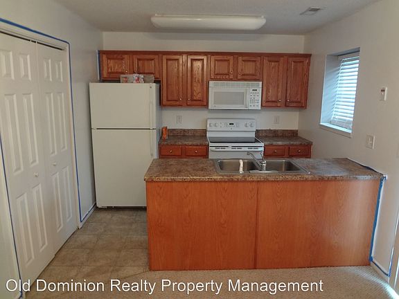 4th image of 1125 Patrick Henry Pl