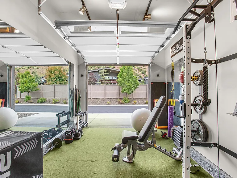 2548 E Warm Springs Ave — Photo 49