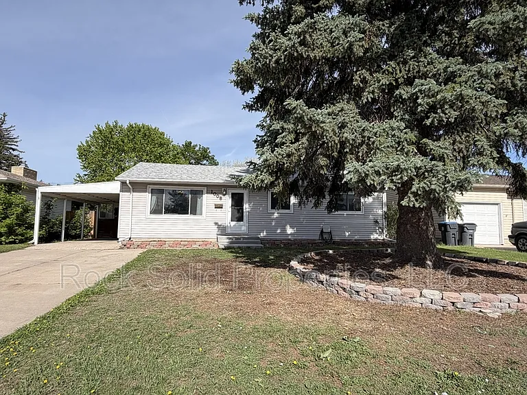 1008 Adams Ave — Photo 2