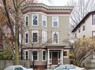 22 Corporal McTernan St UNIT 3, Cambridge, MA 02139