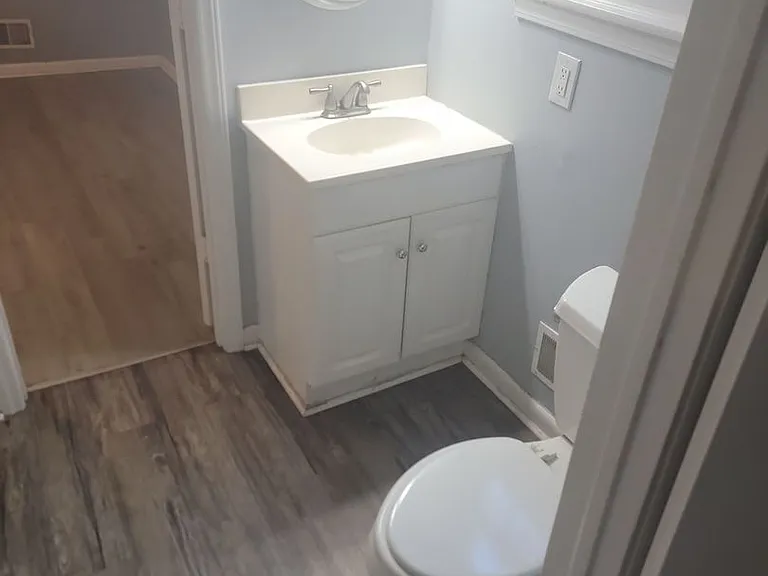1618 Oak St — Photo 5