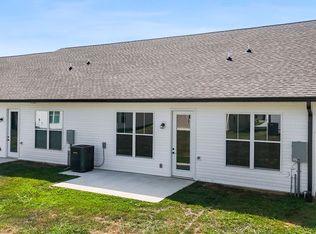 8754 James Creek Dr, Ooltewah, TN 37363