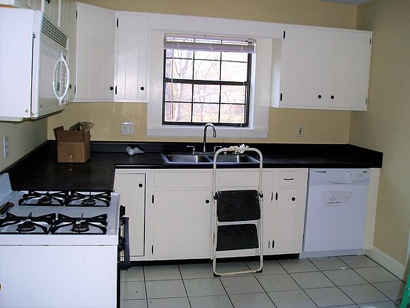 4th image of 1987 Lavergne Ct