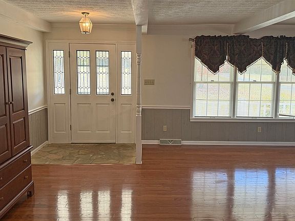 3rd image of 2593 Smith Grove Rd