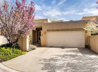95 Rio Vista Pl, Santa Fe, NM 87501