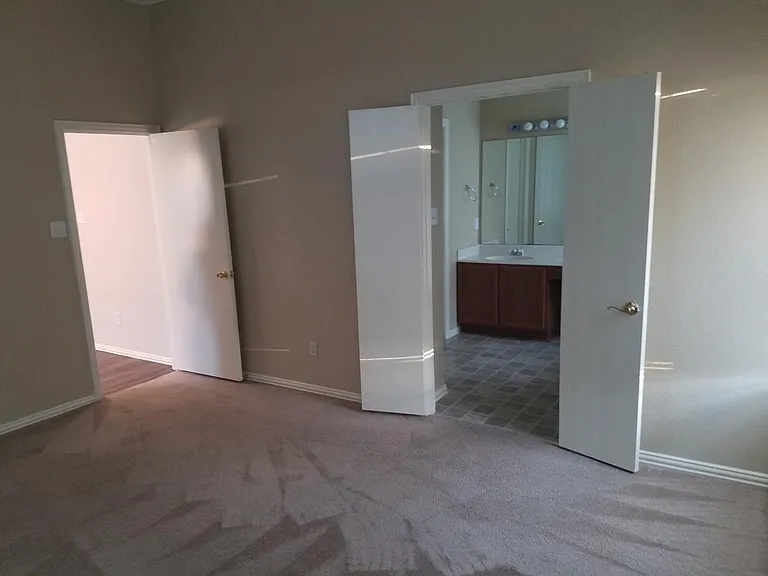 6103 Ridan Ln — Photo 11