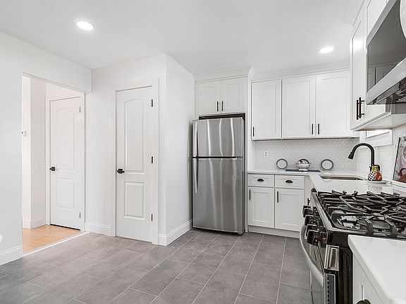 3rd image of 31 Cecil Ct