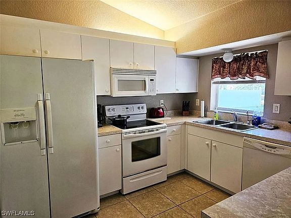 3rd image of 3003 Nadine Ln