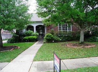 13627 Willow Heights Ct, Houston, TX 77059