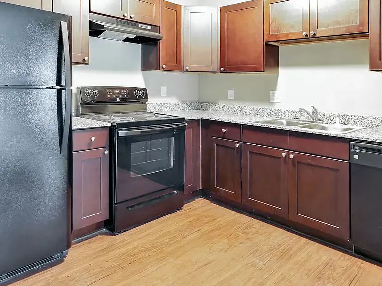 Summit Apartments — Photo 3