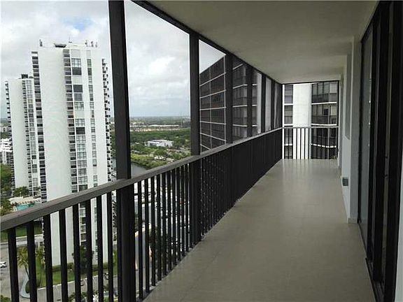 5th image of 3731 N Country Club Dr APT 2027