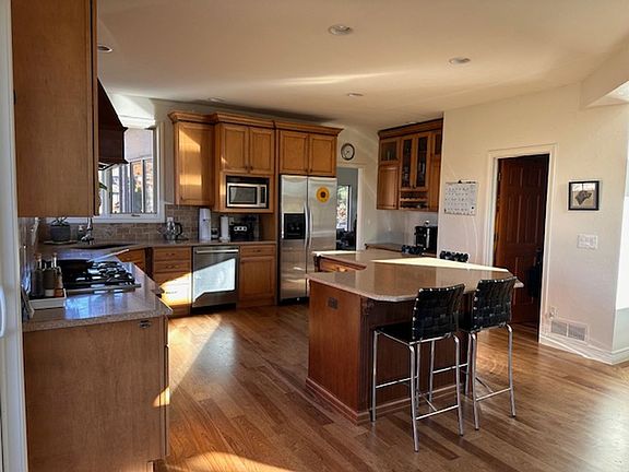 5th image of 656 S Manorwood Ln