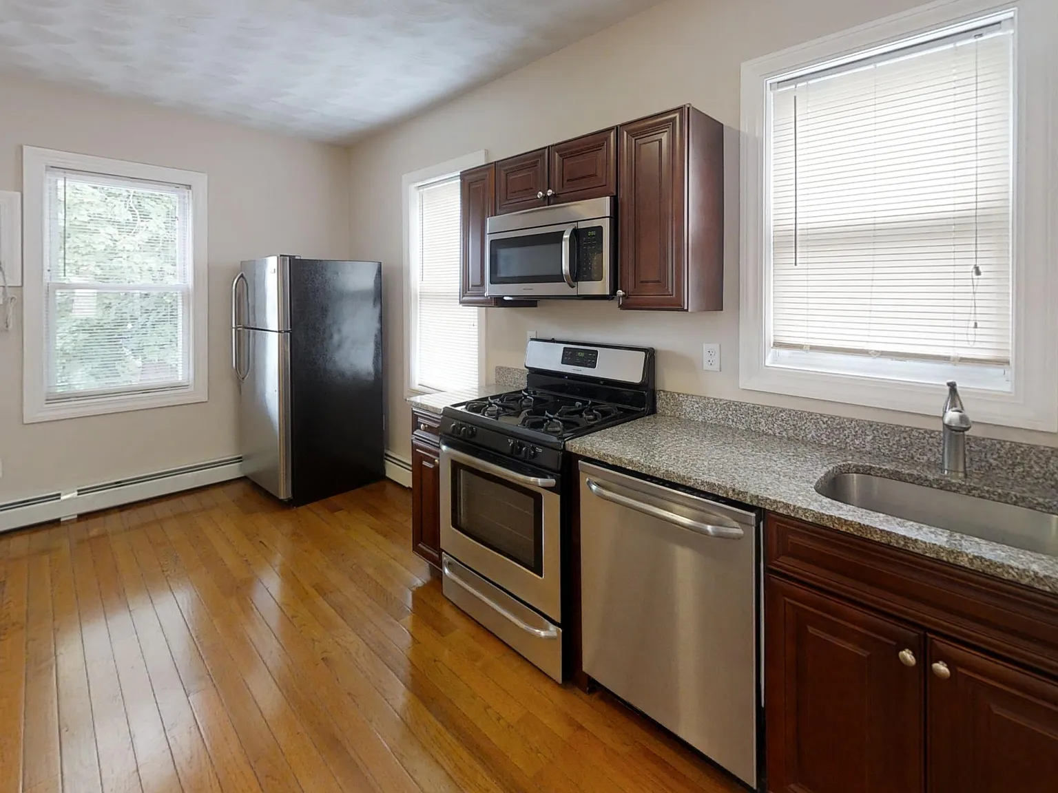 72 Pembroke Avenue — Photo 3