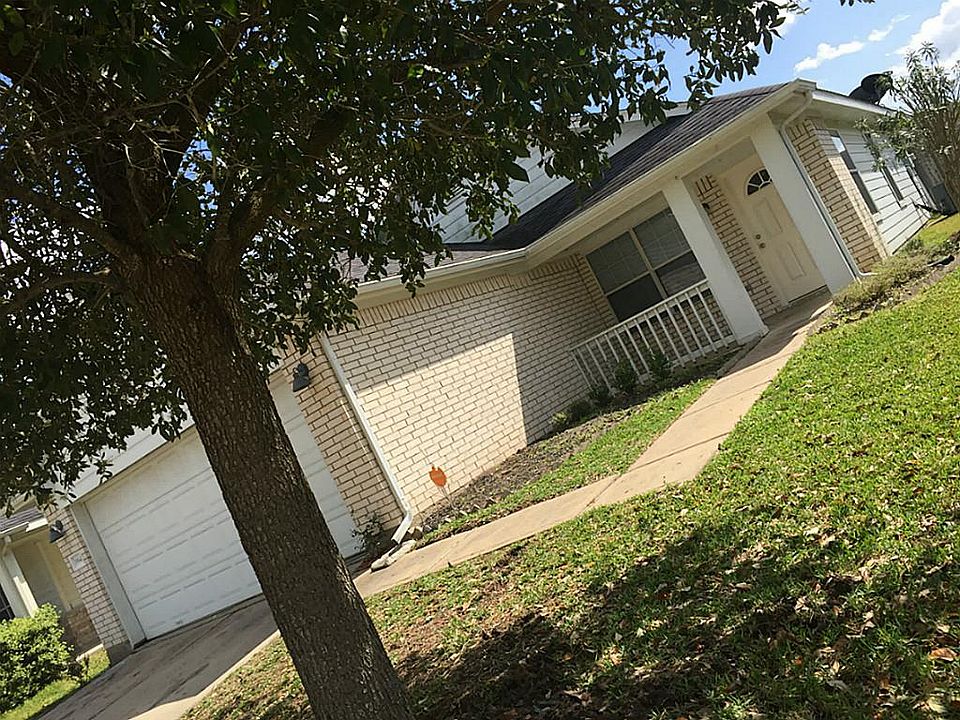 1st image of 19647 Cozy Cabbin Dr