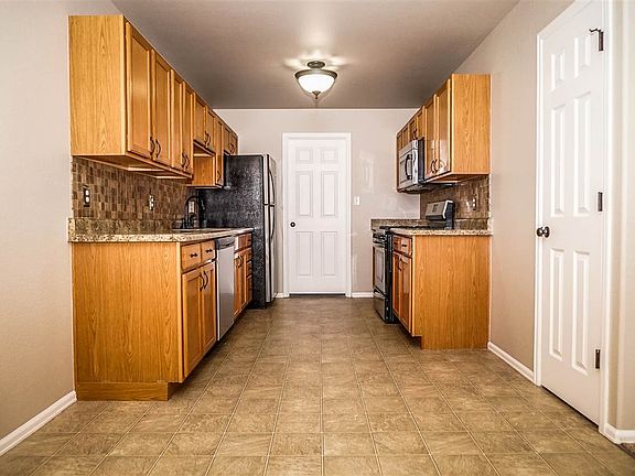 5th image of 643 Vela Ct