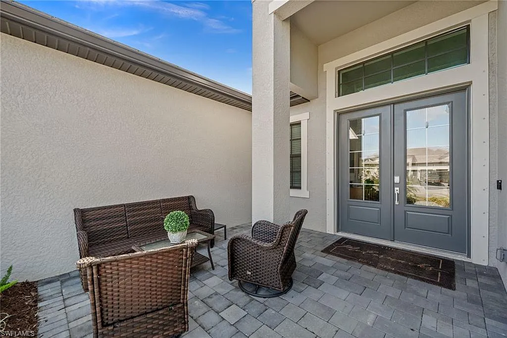 3 bed, 3.0 bath, 2650 sqft, $8,500 — Photo 3