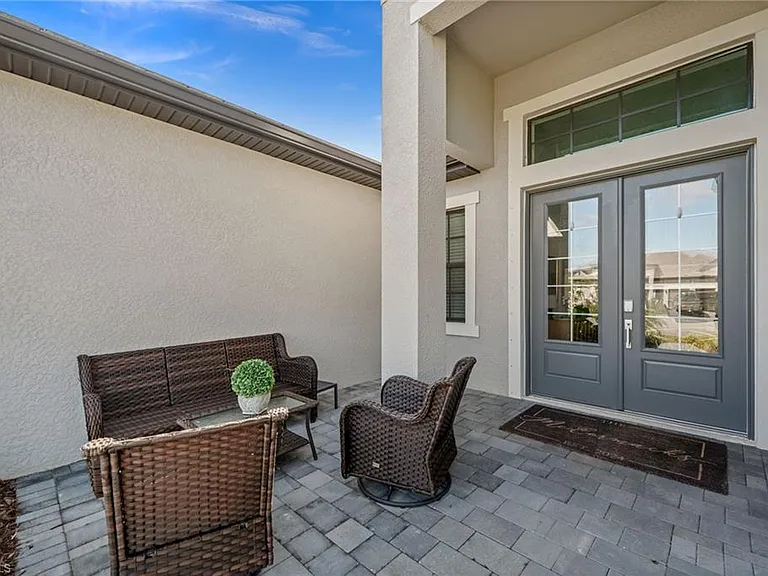 10798 Timber Creek Dr — Photo 3