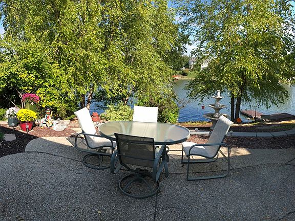 Patio looking to lake/dock