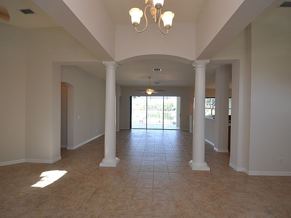 4th image of 15382 Briarcrest Cir