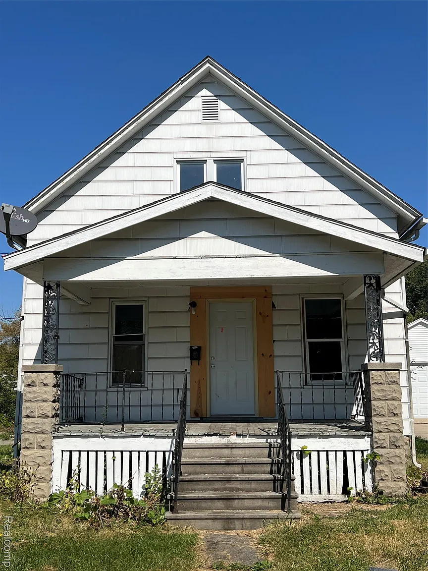 1756 Jordan St photo 1