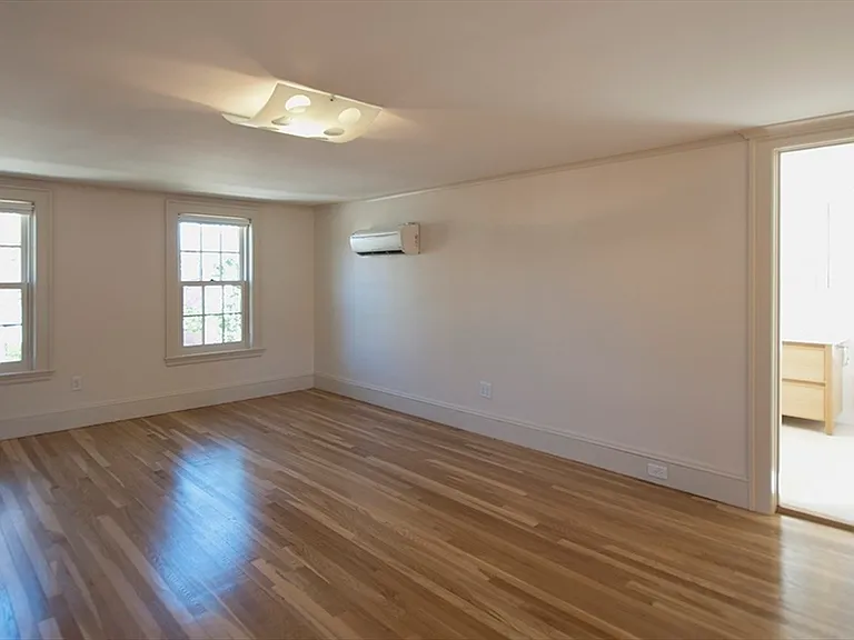 153 Watson Rd — Photo 8