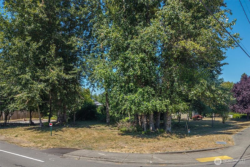 3rd image of 1627 McHugh Avenue
