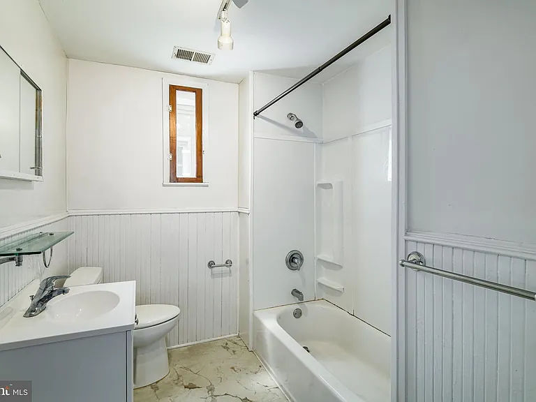 923 N 20th St #2 — Photo 10