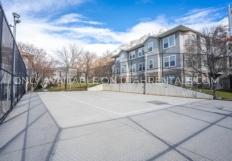 455 Belmont Pl #164-2 — Photo 15