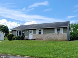 1137 Loop Dr, Harrisburg, PA 17112