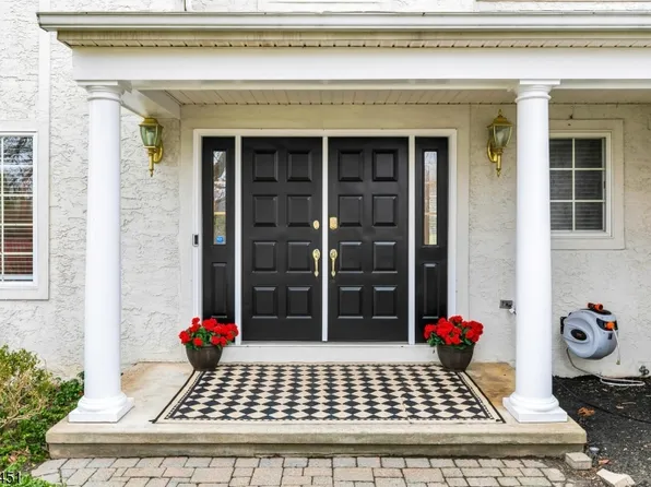 1 Vanderveer Dr, Bernards Twp., NJ 07920