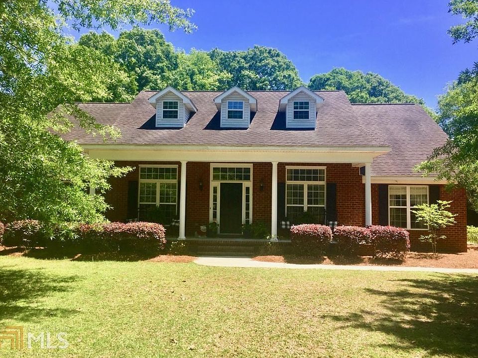 1st image of 2026 Glen Oaks Dr