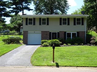 1016 Trianon Ln, Ballwin, MO